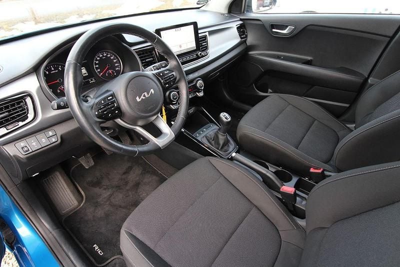 Używany Kia Rio Vision 101 KM (74 kW) 2023 Niebieski Hatchback