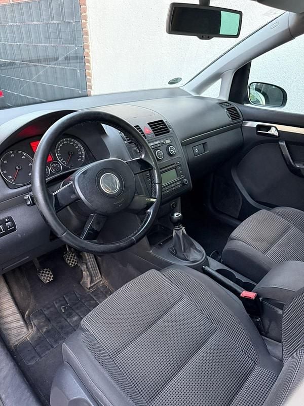 Gebraucht VW Touran 105 PS (77 kW) 2004 Grau Van / Kleinbus