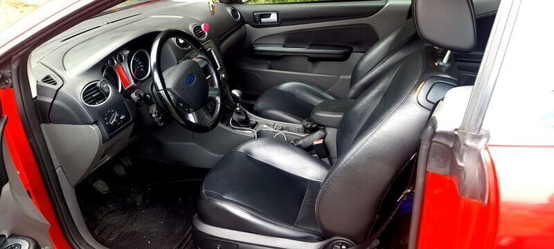 Rot Gebraucht 2010 Ford Focus Cabriolet Titanium Cabrio | 3.500 € (Superpreis) - Bild 1/4