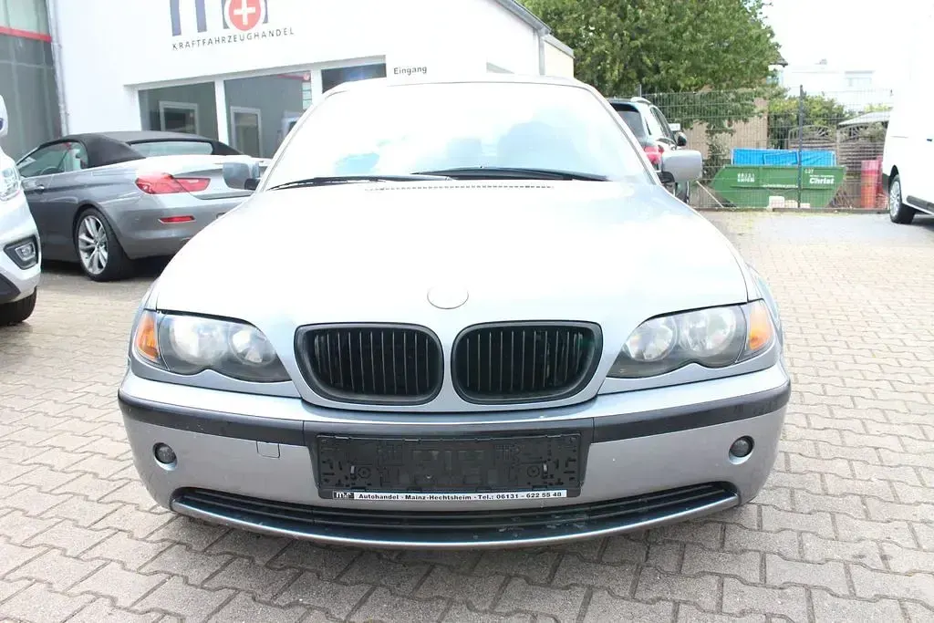 Gebraucht BMW 320 170 PS (125 kW) 2004 Grau Limousine