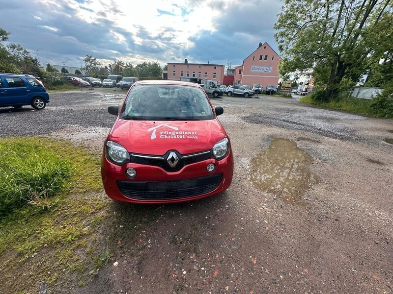Rot Gebraucht 2018 Renault Twingo Life Kleinwagen | 4.000 € - Bild 1/4