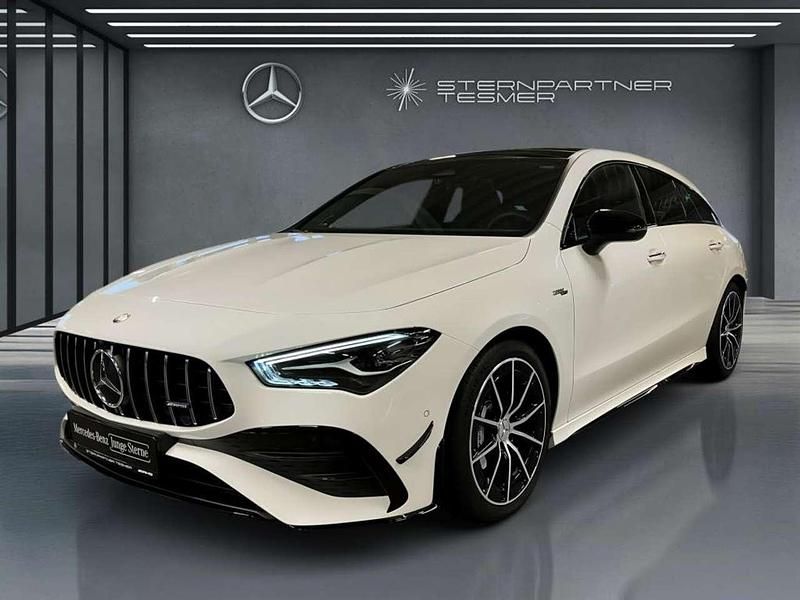 Weiß Gebraucht 2024 Mercedes CLA35 AMG AMG Limousine | 47.780 € (Fairer Preis) - Bild 1/4