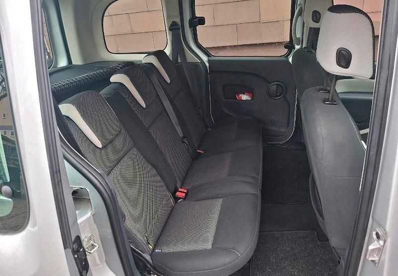 Gebraucht Renault Kangoo 90 PS (66 kW) 2015 Silber Van / Kleinbus