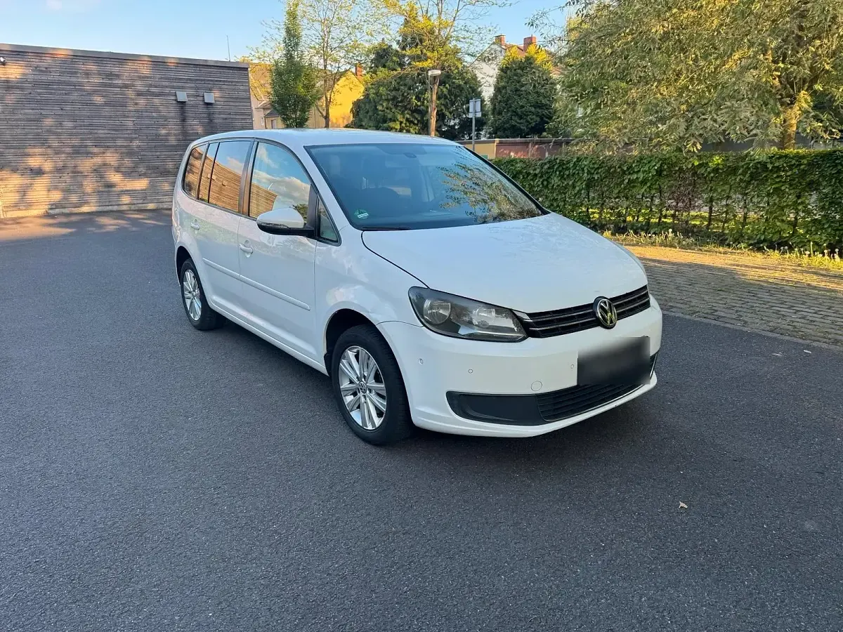 Gebraucht VW Touran 140 PS (102 kW) 2013 Weiß Van / Kleinbus