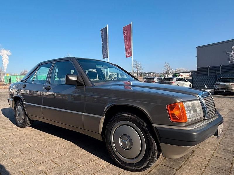 Gebraucht Mercedes 190 75 PS (55 kW) 1990 Grau Limousine