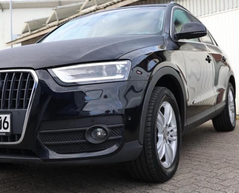 Schwarz Gebraucht 2012 Audi Q3 Comfort SUV | 10.850 € (Fairer Preis) - Bild 1/4
