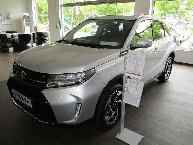 Silber Neu 2025 Suzuki Vitara Comfort+ SUV | 25.999 € (Etwas zu teuer) - Bild 1/4