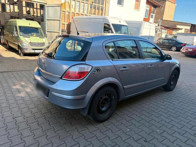 Gebraucht Opel Astra 102 PS (75 kW) 2005 Grau Limousine