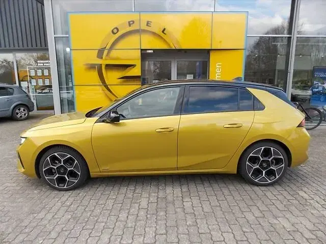 Gebraucht Opel Astra Ultimate 131 PS (96 kW) 2022 Kult gelb Limousine