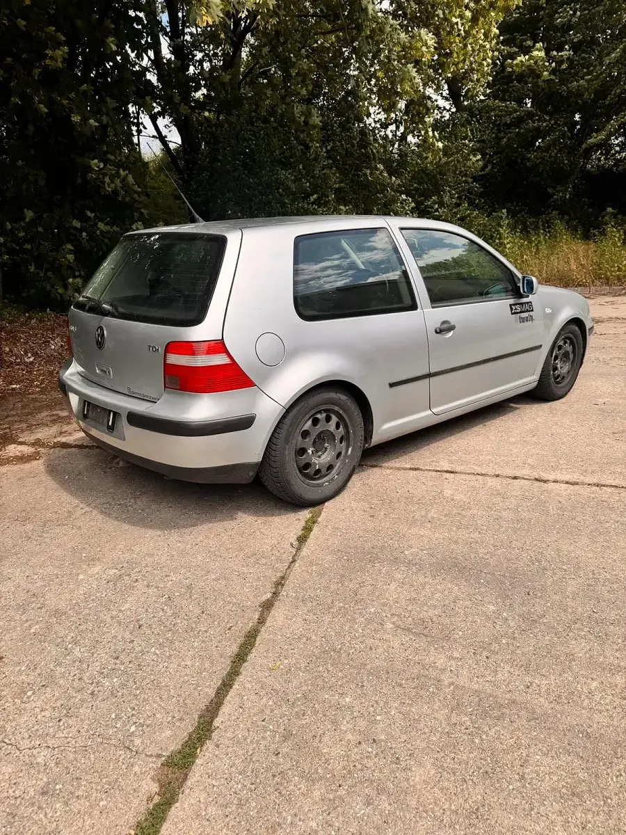 Gebraucht VW Golf IV 90 PS (66 kW) 2001 Silber Kleinwagen