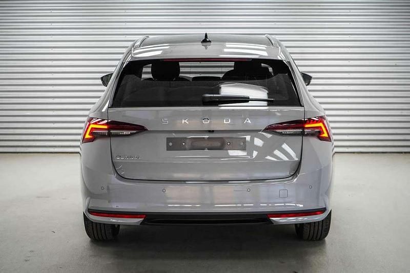 Neu Skoda Octavia Selection 150 PS (110 kW) 2025 Stahl grau uni (m3) Kombi
