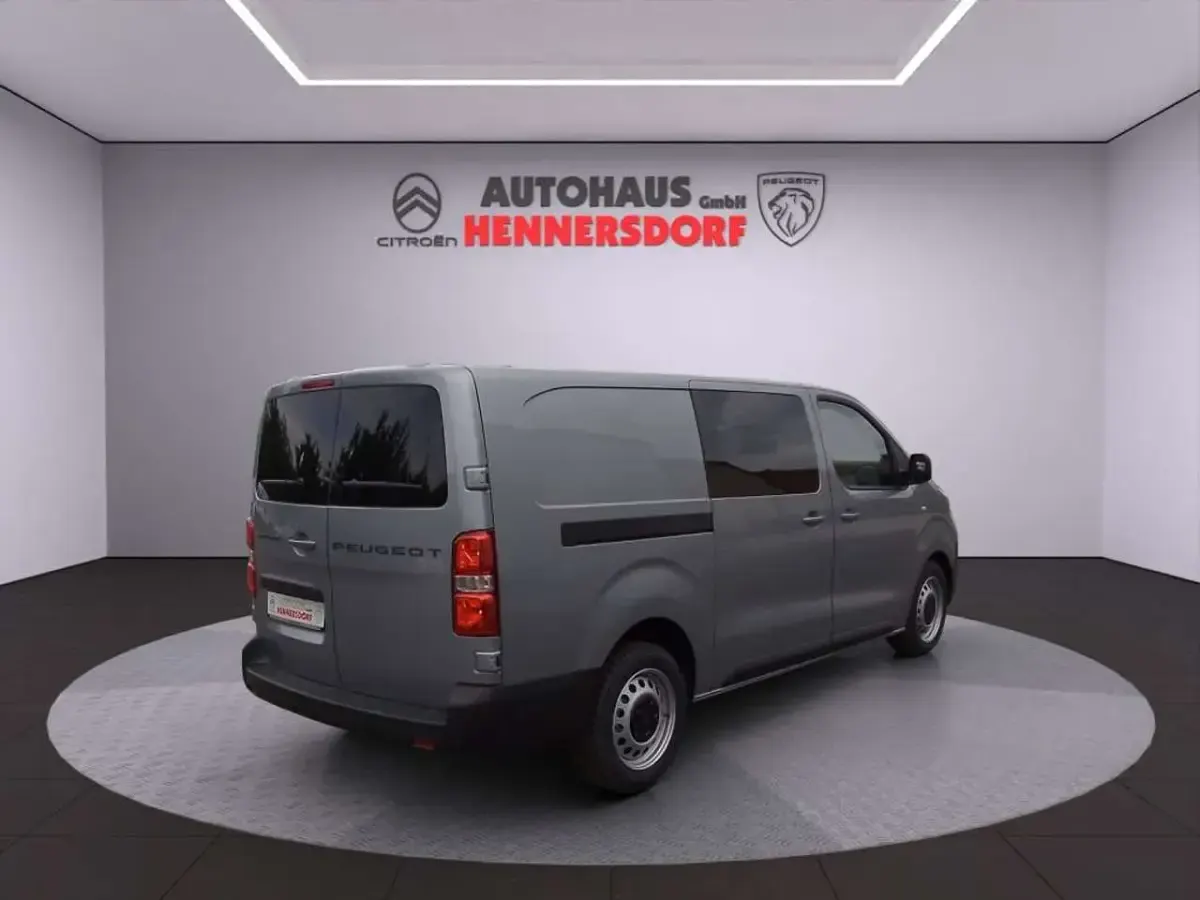 Gebraucht Peugeot Expert S 144 PS (105 kW) 2025 Artense silber metallic Van