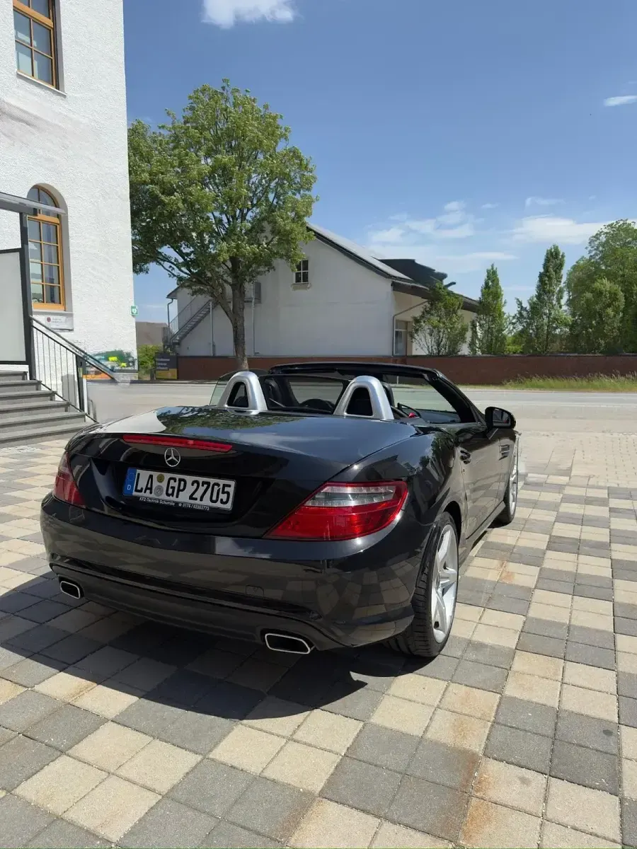 Gebraucht Mercedes SLK250 AMG line 204 PS (150 kW) 2012 Schwarz Cabrio