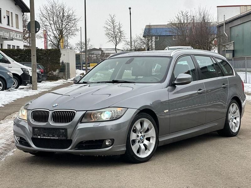 Grau Gebraucht 2012 BMW 330 Comfort Edition Kombi | 6.700 € (Superpreis) - Bild 1/4