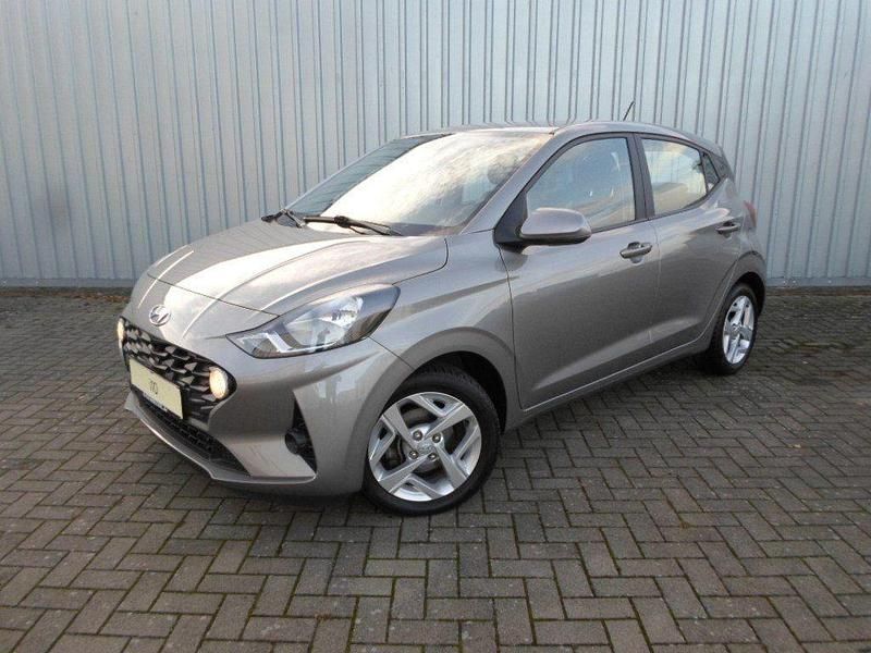 Gebraucht Hyundai i10 Trend 67 PS (49 kW) 2022 Braun Kleinwagen
