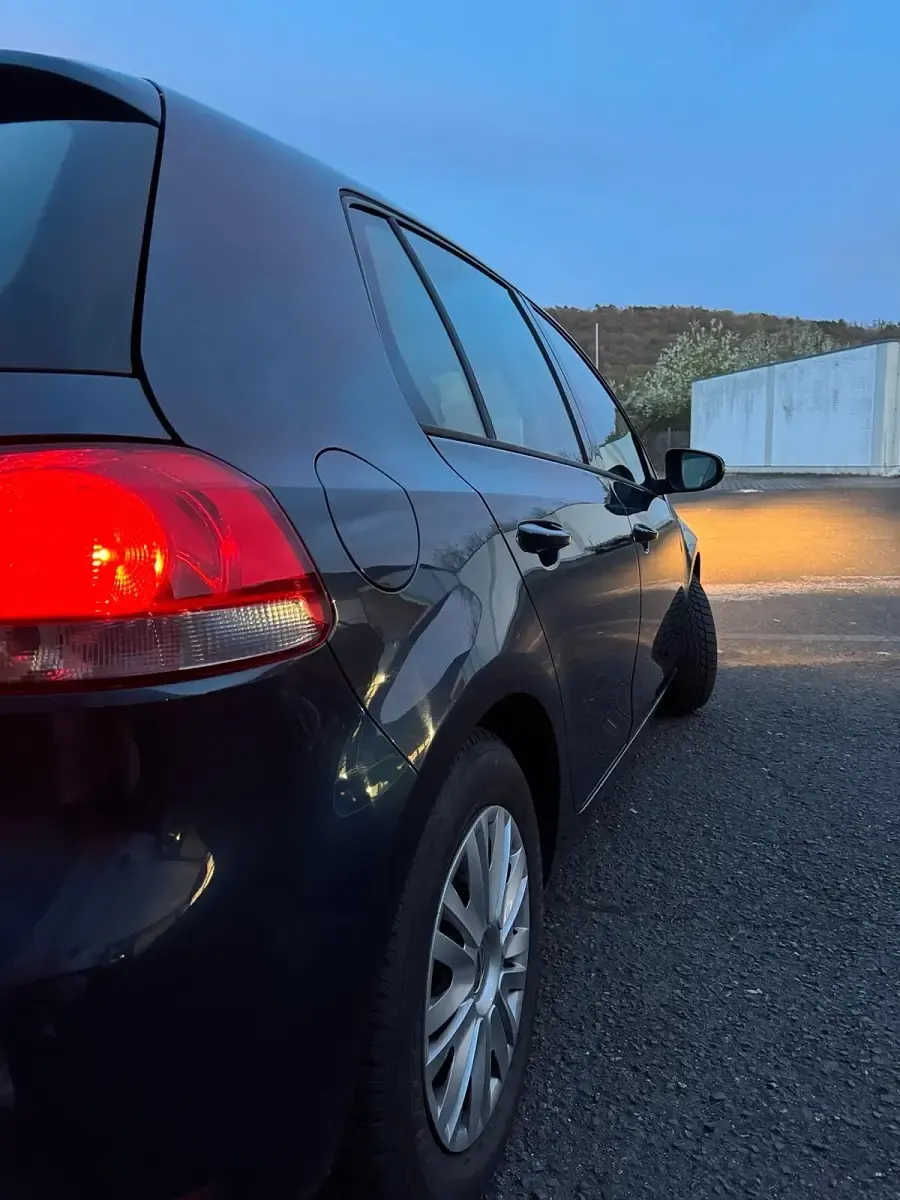 Second-hand VW Golf VII 105 CP (77 kW) 2013 Negru Hatchback