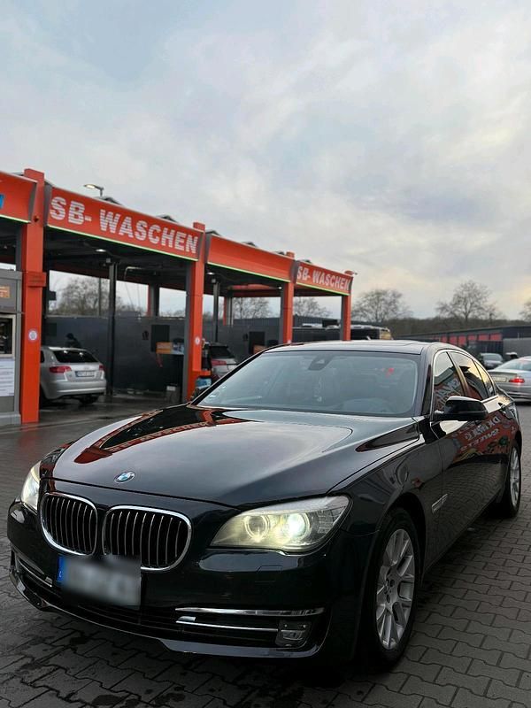 Gebraucht BMW 730 258 PS (189 kW) 2015 Schwarz Limousine