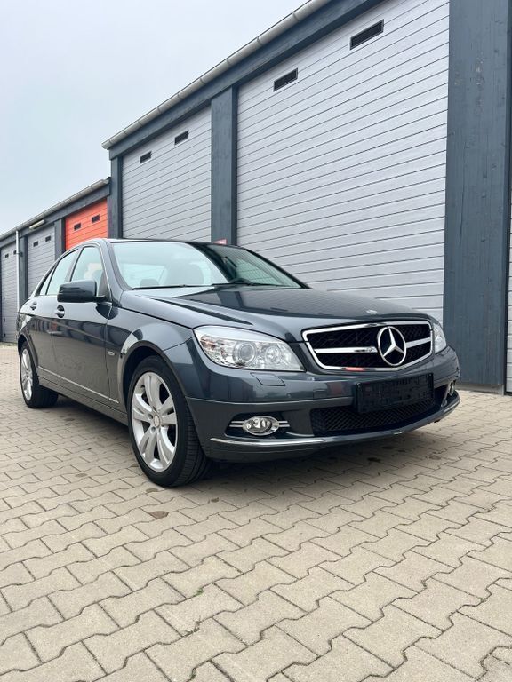 Grau Gebraucht 2009 Mercedes C180 Limousine | 9.000 € (Fairer Preis) - Bild 1/4