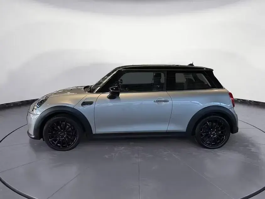 Gebraucht Mini Cooper Essential 136 PS (100 kW) 2023 Silber Kleinwagen