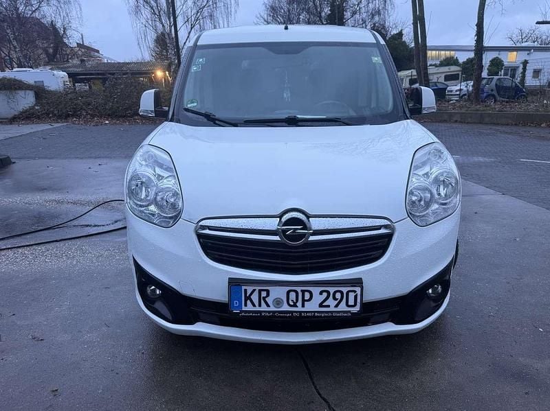 Gebraucht Opel Combo Edition 105 PS (77 kW) 2014 Kombi