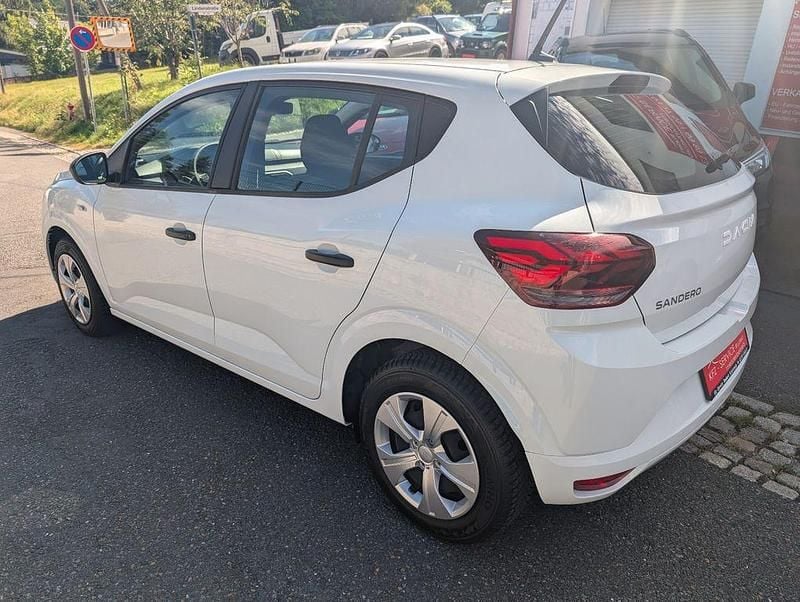Gebraucht Dacia Sandero Essentiel 91 PS (66 kW) 2024 Weiß Kleinwagen