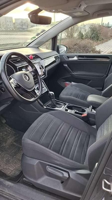 Gebraucht VW Touran Highline 150 PS (110 kW) 2018 Grau Van / Kleinbus