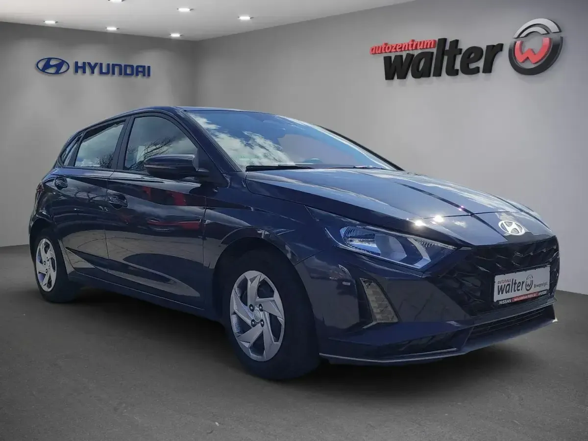 Gebraucht Hyundai i20 Select 101 PS (74 kW) 2025 Grau Kleinwagen