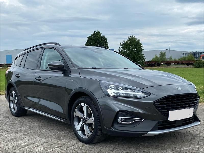 Grau Gebraucht 2020 Ford Focus Active Kombi | 13.500 € (Superpreis) - Bild 1/4