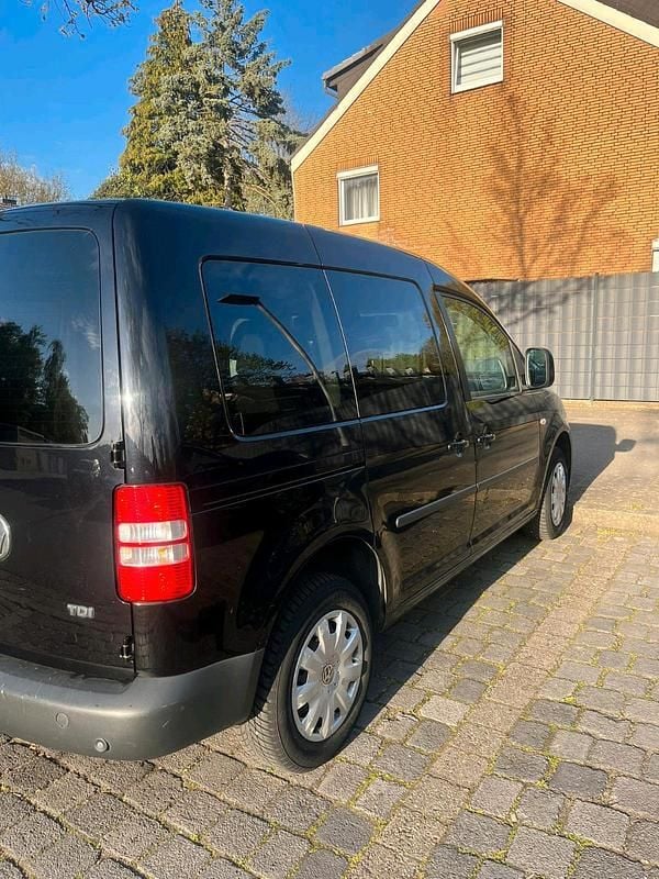 Second-hand VW Caddy 105 CP (77 kW) 2011 Albastru Monovolum