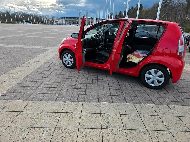 Gebraucht Daihatsu Sirion 69 PS (50 kW) 2008 Rot Kleinwagen