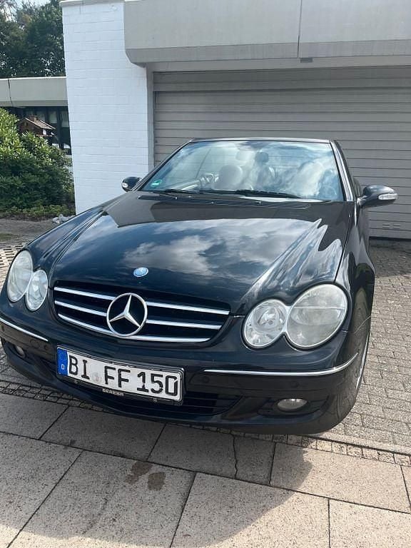 Schwarz Gebraucht 2009 Mercedes CLK200 Elegance Cabrio | 4.900 € (Fairer Preis) - Bild 1/4