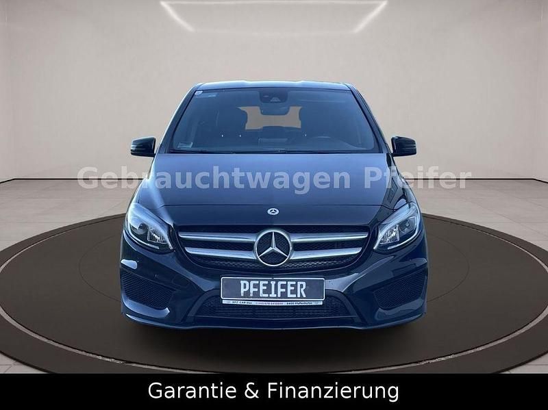 Gebraucht Mercedes B200 AMG 136 PS (100 kW) 2018 Schwarz Van / Kleinbus