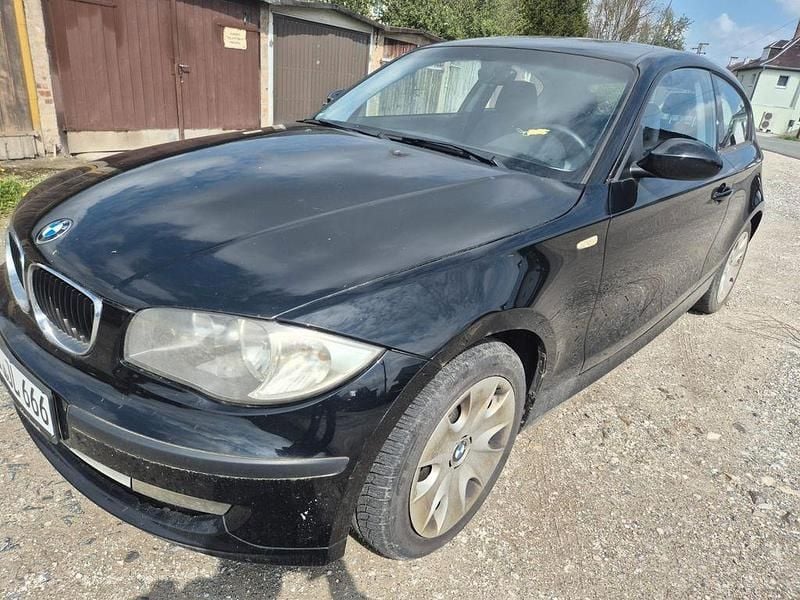 Second-hand BMW 116 122 CP (89 kW) 2008 Negru Hatchback