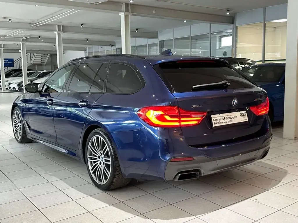 Gebraucht BMW M550 Performance 400 PS (294 kW) 2017 Blau Limousine