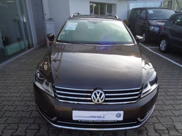 Gebraucht VW Passat Highline 140 PS (102 kW) 2012 Schwarz metallic Kombi