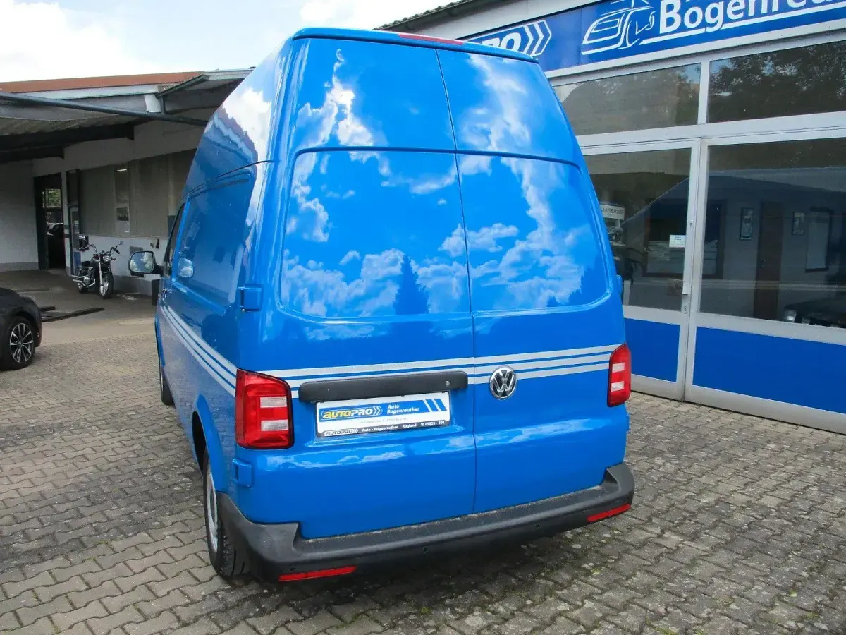 Gebraucht VW Transporter 150 PS (110 kW) 2018 Blau Van