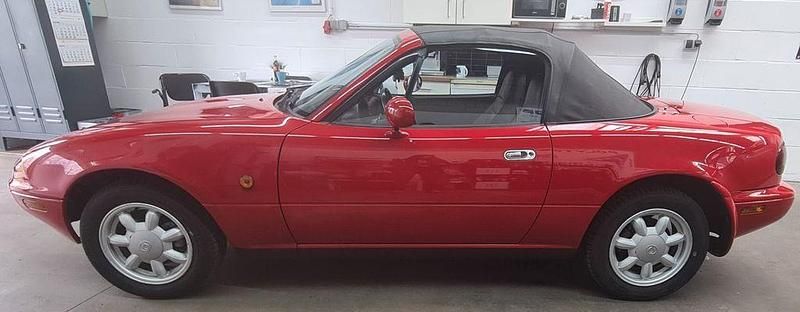 Gebraucht Mazda MX5 116 PS (85 kW) 1990 Rot Cabrio