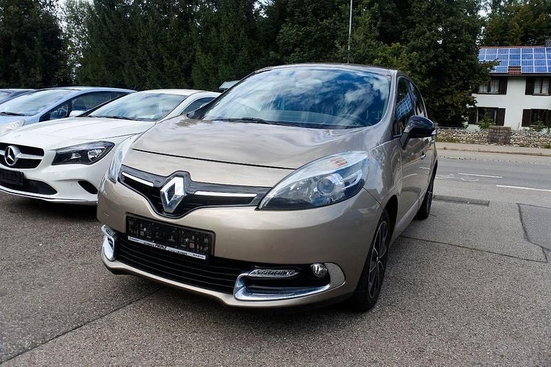 Braun Gebraucht 2013 Renault Scénic III Bose Edition Van / Kleinbus | 3.999 € (Guter Preis) - Bild 1/4