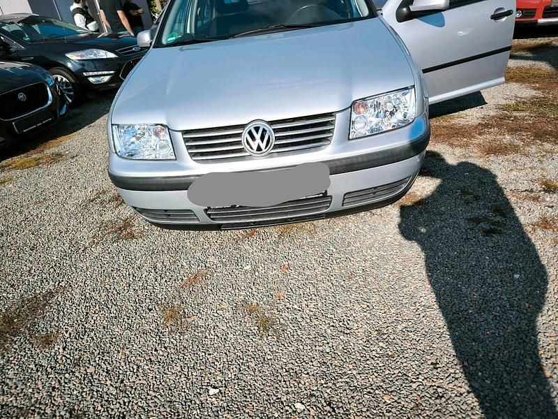 Silber Gebraucht 2001 VW Bora Limousine | 1.250 € (Fairer Preis) - Bild 1/4