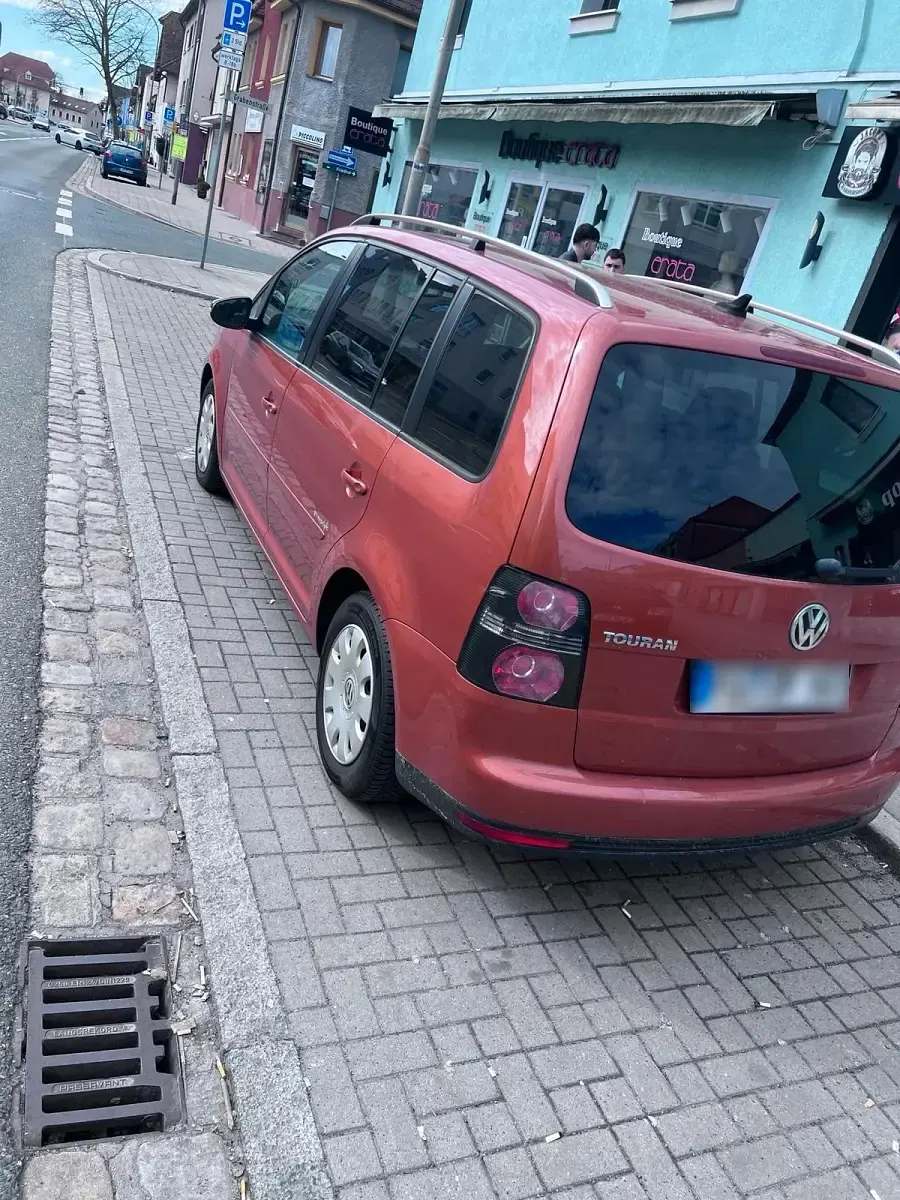 Gebraucht VW Touran 140 PS (102 kW) 2010 Orange Van / Kleinbus
