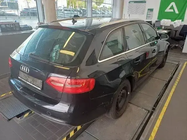 Gebraucht Audi A4 Attraction 143 PS (105 kW) 2013 Schwarz metallic Kombi