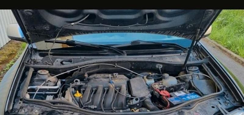 Grau Gebraucht 2010 Dacia Duster SUV | 5.500 € (Fairer Preis) - Bild 1/4