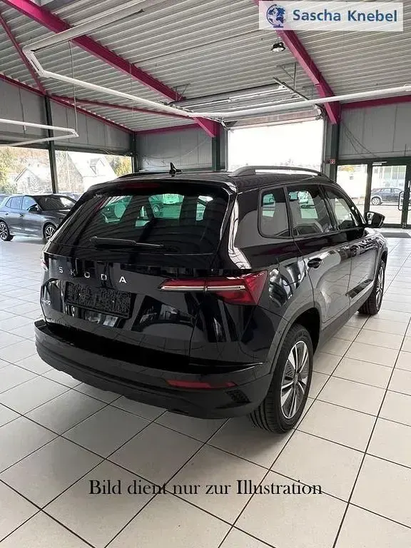 Neu Skoda Karoq Classic 116 PS (85 kW) 2026 Wählbar SUV
