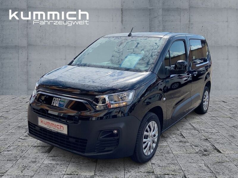 Cinema schwarz (schwarz) Gebraucht 2023 Fiat e-Doblò Van / Kleinbus | 27.490 € (Fairer Preis) - Bild 1/4