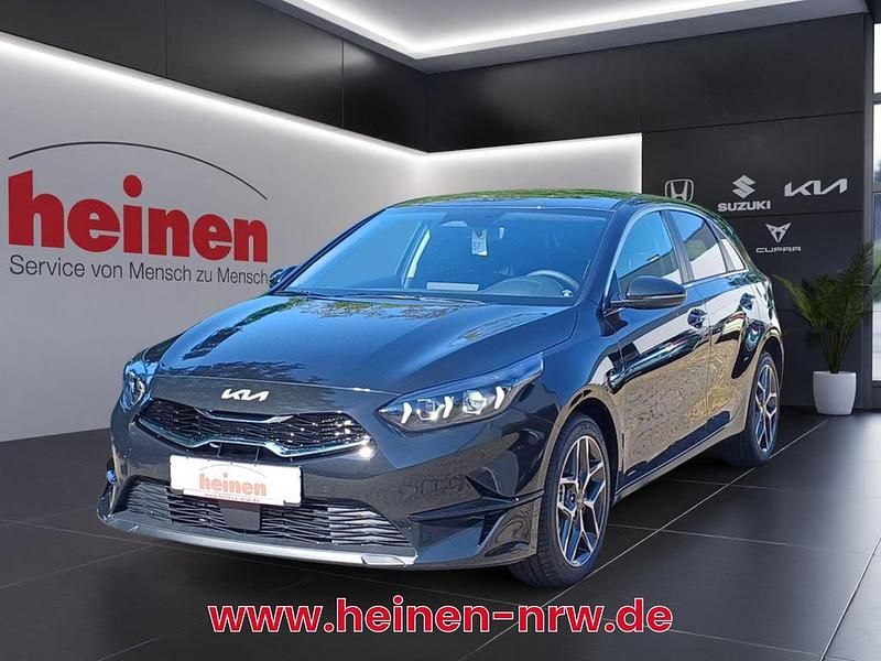 Schwarz Neu 2025 Kia Ceed Style Limousine | 25.780 € (Fairer Preis) - Bild 1/4