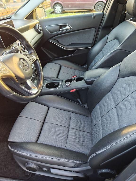 Gebraucht Mercedes GLA220 184 PS (135 kW) 2018 Grau SUV