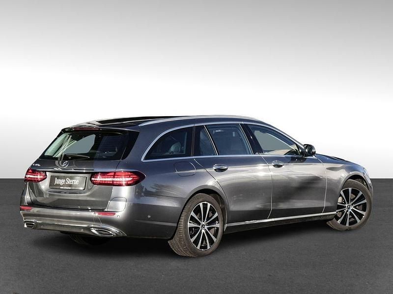 Gebraucht Mercedes E300 Avantgarde 320 PS (235 kW) 2021 Grau Kombi