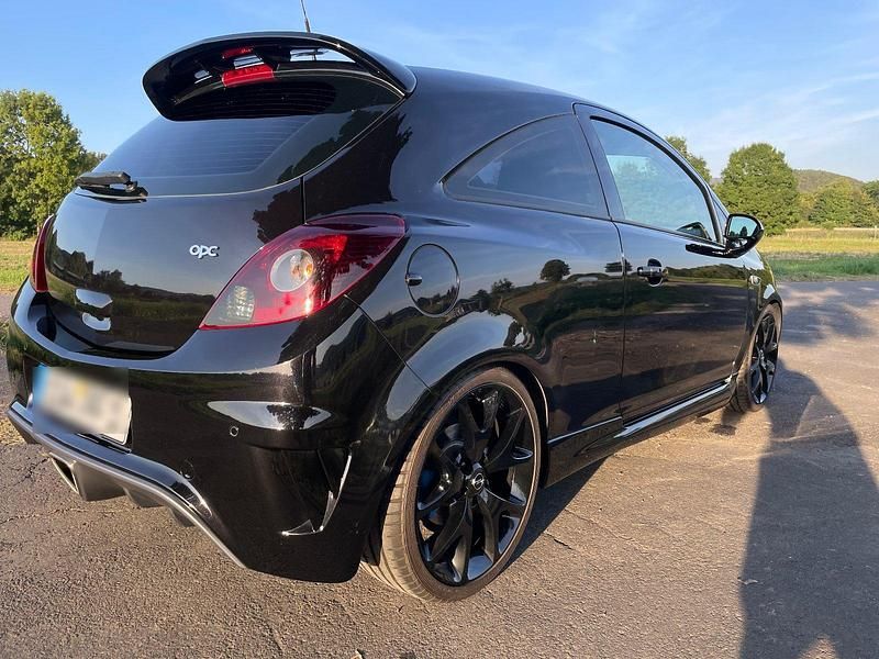 Schwarz Gebraucht 2009 Opel Corsa OPC Kleinwagen | 8.190 € (Fairer Preis) - Bild 1/4