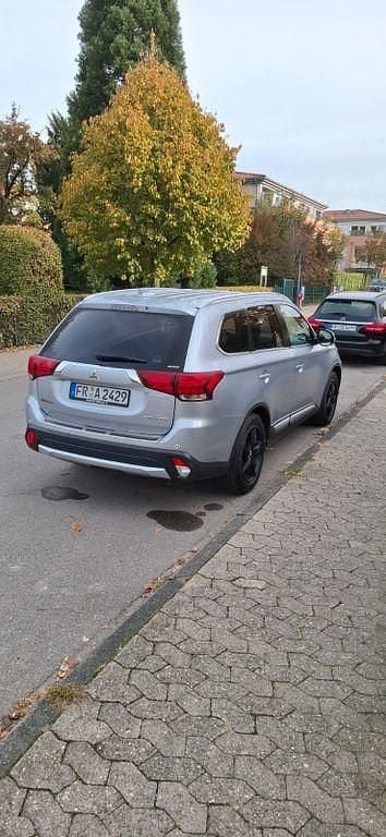 Gebraucht Mitsubishi Outlander 150 PS (110 kW) 2017 Grau SUV