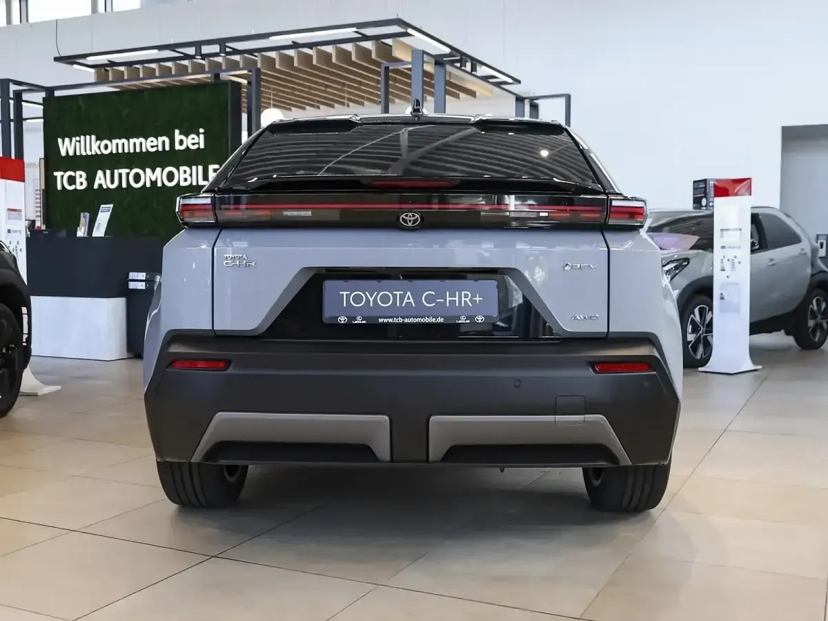 Gebraucht Toyota C-HR+ Lounge 252 kW (343 PS) 2026 Cement grey / schwarz SUV